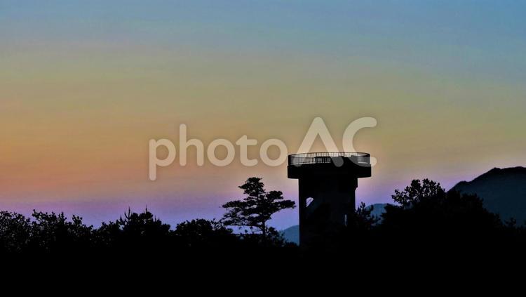 初夏の夕焼け。 初夏,夕焼け,展望台の写真素材