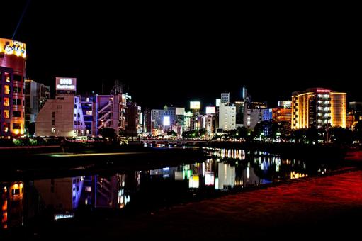 歓楽街の夜景 歓楽街の夜景 歓楽街,中洲,川の写真素材