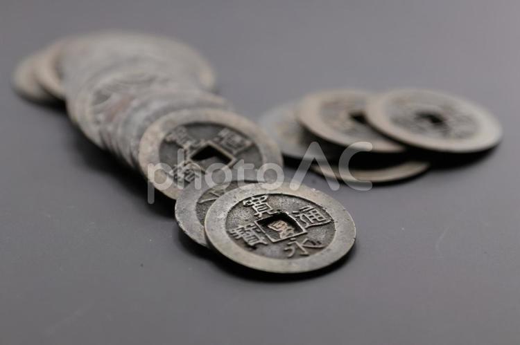古銭の寛永通宝　江戸時代の貨幣通貨 古銭,寛永通宝,寛永通寶の写真素材