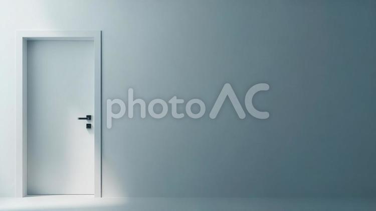 清潔感あふれる空間の白いドア ドア,壁,ミニマリストの写真素材