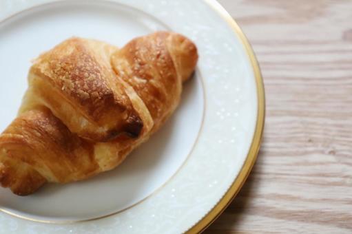 Croissant (with wood grain margins), JPG Croissant (with wood grain margins), JPG