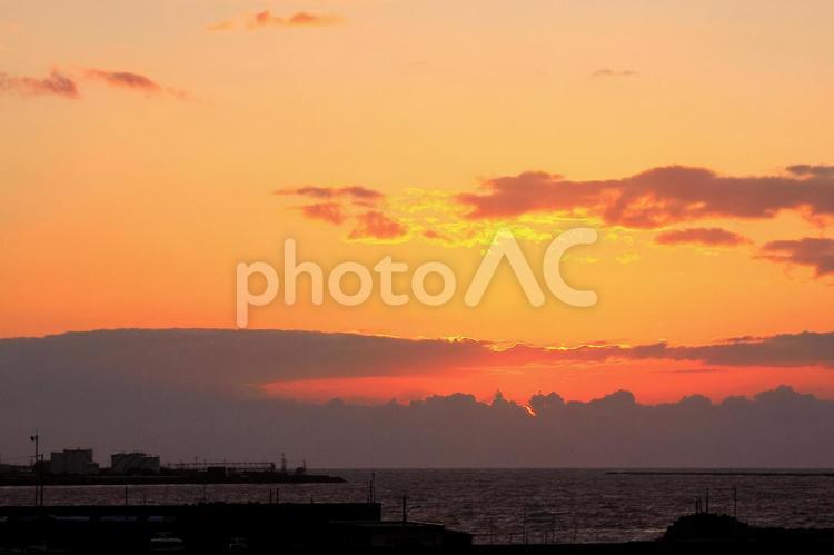 伊予灘の夕焼け10 テトラ,下灘,伊予灘の写真素材
