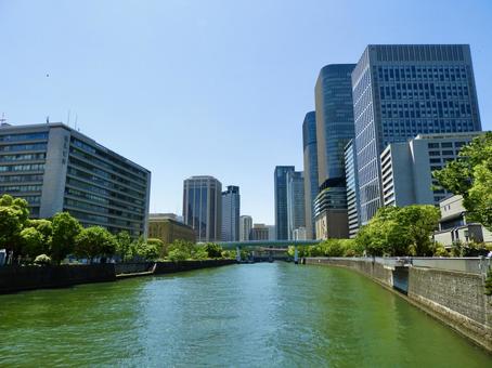 淀屋橋から見た初夏の土佐堀川下流方向3 大阪市,大阪,中之島の写真素材