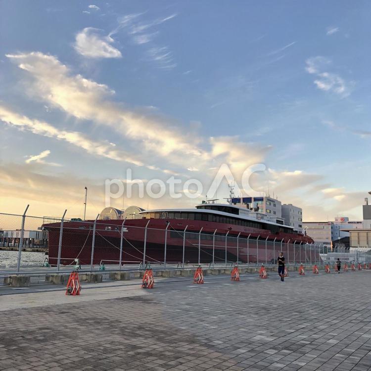 博多湾の冬の空 夕焼け,博多湾,冬の空の写真素材