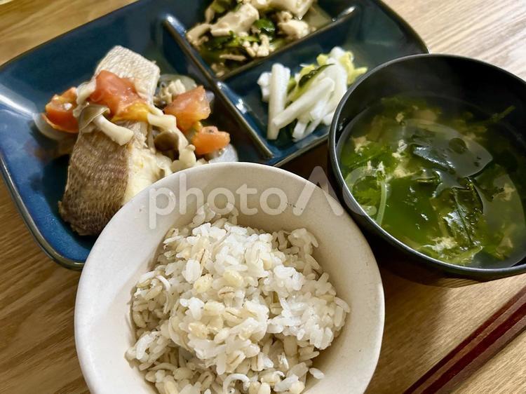 鯛のアクアパッツァ定食 アクアパッツァ,食卓,料理の写真素材