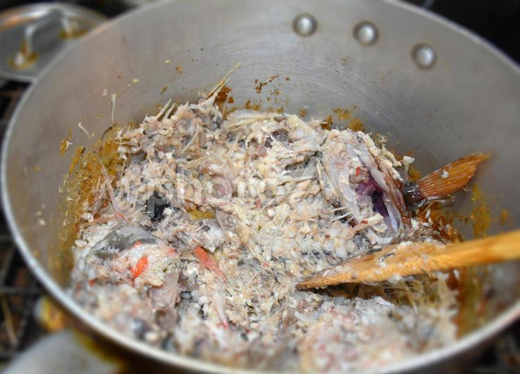 ヒュメドポワソン仕込み工程２ 料理,ヒュメ,ヒュメ・ド・ポワソンの写真素材