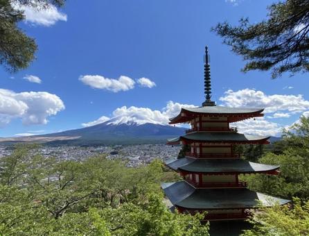 五重塔と富士山④ 五重塔と富士山④ 富士山,絶景,山梨の写真素材