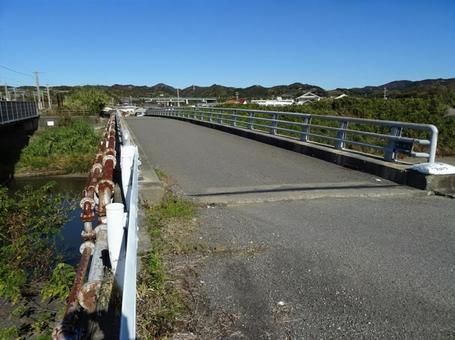田舎の小さな橋 田舎の小さな橋 橋,道路,田舎の写真素材