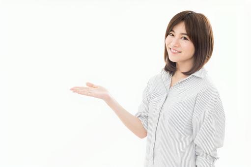 若い女性 指差し 手のひら 若い女性 指差し 手のひらの写真