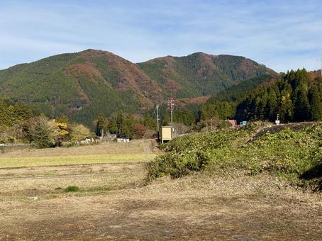 11月　秋の福井県坂井市山奥の景色 秋,ハイキング,山並みの写真素材