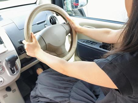 運転・ドライブ・ドライバー 若い女性 運転・ドライブ・ドライバー 若い女性 ドライブ,ドライバー,運転手の写真素材