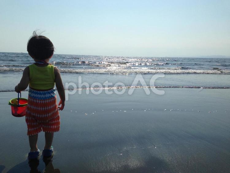 海　子供　挑戦 砂浜,海,夏の写真素材