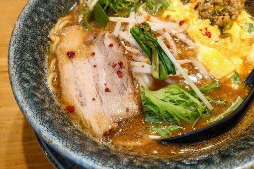 美味しいピリ辛ラーメン ラーメン,温かい食事,ピリ辛の写真素材