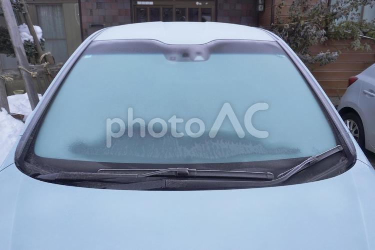 凍った自動車のフロントガラス01 自動車,フロントガラス,凍結の写真素材