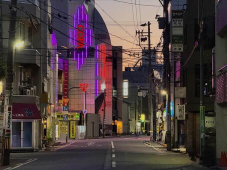 夕方の福井市の飲み屋街 夕方,裏路地,福井県の写真素材