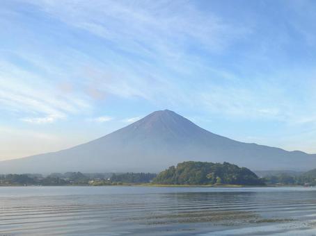 夏の富士山と河口湖 夏の富士山と河口湖の写真