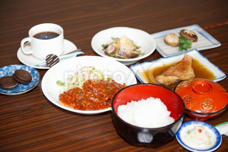 当麻町の旅館で撮影した昼食 当麻町,昼ご飯,旅館の写真素材
