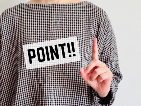 ポイントを説明する女性 ポイントを説明する女性 ポイント,女性,キーポイントの写真素材