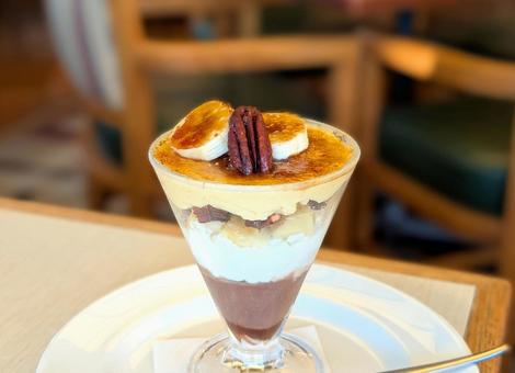 Brulee parfait at a family restaurant, JPG Brulee parfait at a family restaurant, JPG