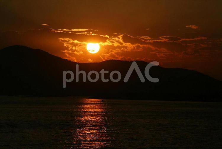 夕日　エーゲ海クルーズ 夕日,エーゲ海,ギリシャの写真素材