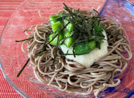 冷たいとろろ蕎麦 冷たいとろろ蕎麦の写真