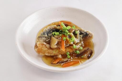揚げ鯖きのこあんかけ 主菜,惣菜,食事の写真素材
