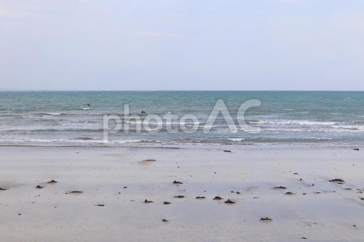 雨上がりの海 海,雨上がり,砂浜の写真素材