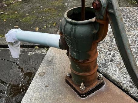 古井戸 古井戸,井戸,ポンプの写真素材