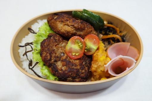 ハンバーグとズッキーニのお弁当 ハンバーグとズッキーニのお弁当 ハンバーグ,ズッキーニ,ハムの写真素材