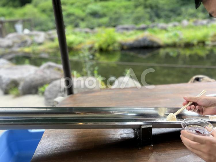 流しそうめん　妙高　新潟 苗名滝,流しそうめん,そうめんの写真素材
