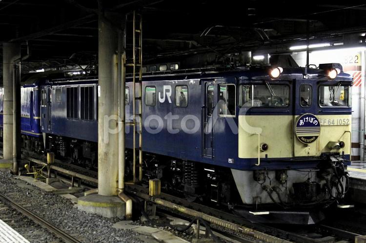 EF64「あけぼの」停車中 寝台特急あけぼの,ef64形,ブルートレインの写真素材