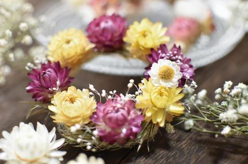 可愛らしい小花のリース 可愛らしい小花のリース お花,花,フラワーの写真素材