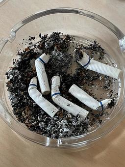 吸い殻 吸い殻 煙草,吸殻,灰皿の写真素材
