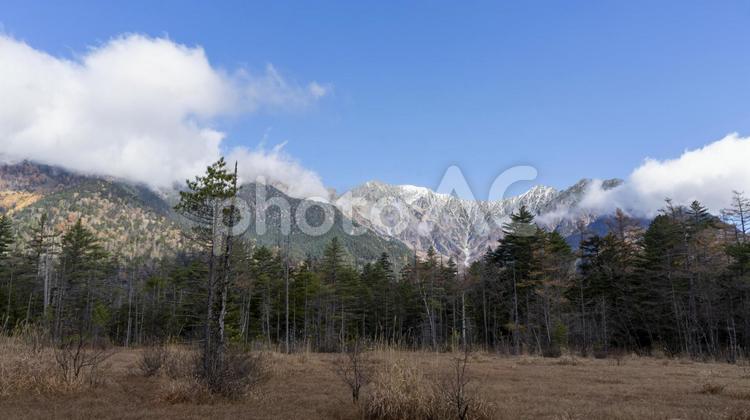 上高地 景色 秋 上高地,景色,11月の写真素材