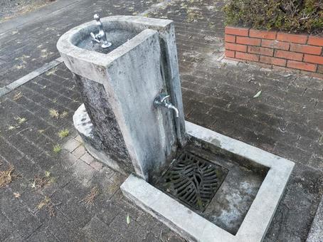 公共の水道 公共の水道 公共,水道,蛇口の写真素材