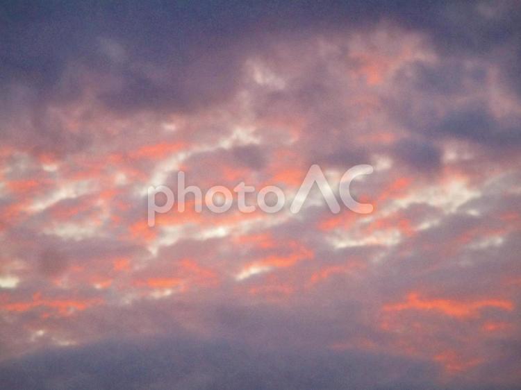 朝焼け（雲の峰） 朝焼け,空,雲の写真素材