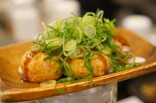 ネギがたっぷり乗ったたこ焼き たこ焼き,タコ焼き,蛸焼きの写真素材