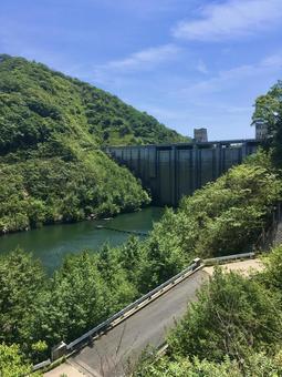 山間部のダム ダム,山間部,ダム湖の写真素材