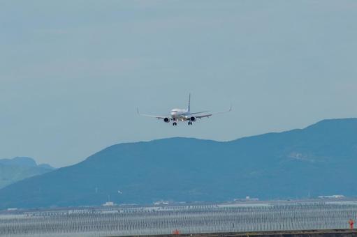 飛行機とともに迎える佐賀空港の秋 飛行機,航空機,旅客機の写真素材