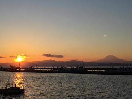 江ノ島 橋上 富士山 江ノ島 橋上 富士山 神奈川県,背景,壁紙の写真素材