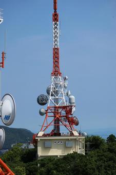 青空にそびえるNHK放送塔 電波塔,放送塔,アンテナの写真素材
