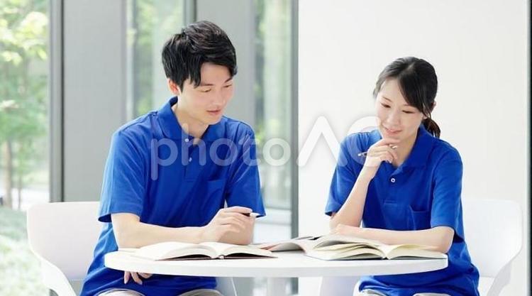 資格の勉強をする介護士 介護士,資格,試験の写真素材