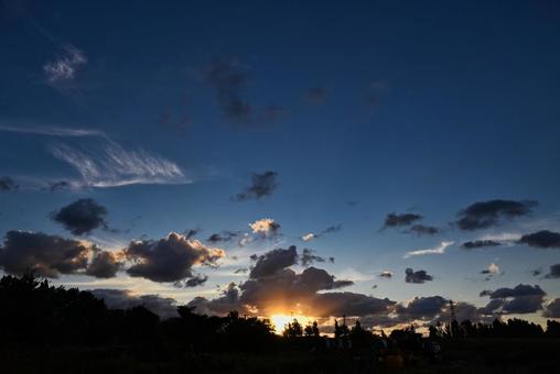 夕焼け 2025/9/18 夕焼け 2025/9/18 夕焼け,夕暮れ,夕方の写真素材