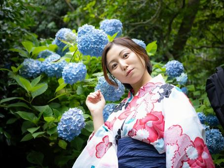 32: Hydrangea and a woman in a yukata, JPG 32: Hydrangea and a woman in a yukata, JPG