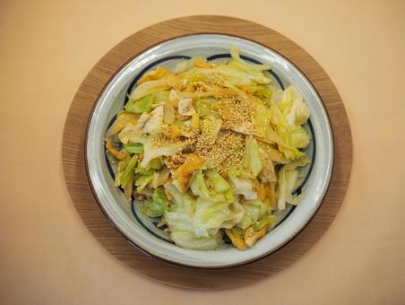 キャベツと油揚げのオイスターソース炒め キャベツ,油揚げ,オイスターソース炒めの写真素材