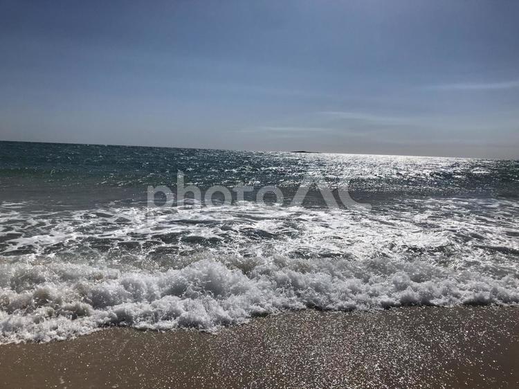 晴れの日のビーチ 水域,海,浜の写真素材