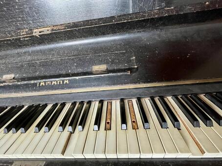 古いピアノ ピアノ,鍵盤,古いの写真素材
