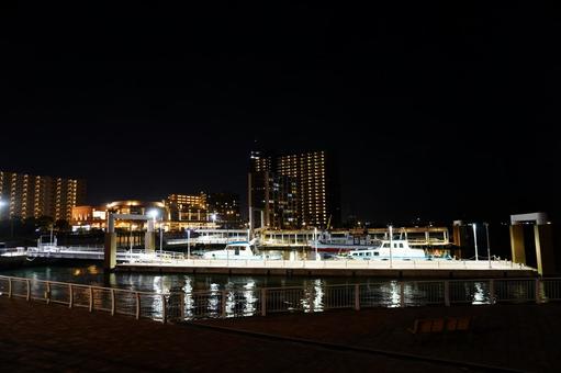 港の夜景の写真