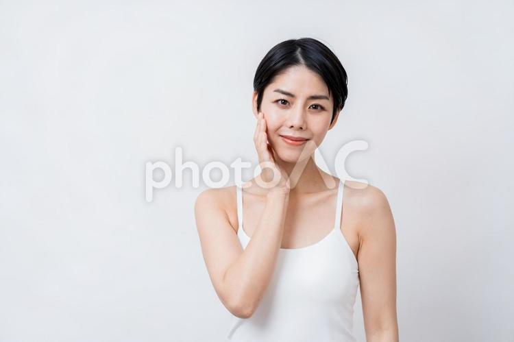 女性のスキンケアイメージ 女性,スキンケア,アンチエイジングの写真素材