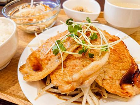 おいしい豚生姜焼き定食 おいしい豚生姜焼き定食 生姜焼き,お肉,豚肉の写真素材